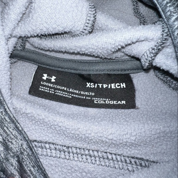 20 Under armor loose fit hoodie - Picture 2 of 4